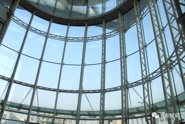 点支式玻璃幕墙的分类之一——钢结构支承式